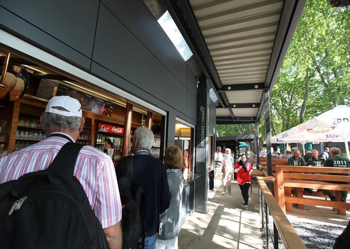 Konigsbacher Biergarten am Deutschen Eck